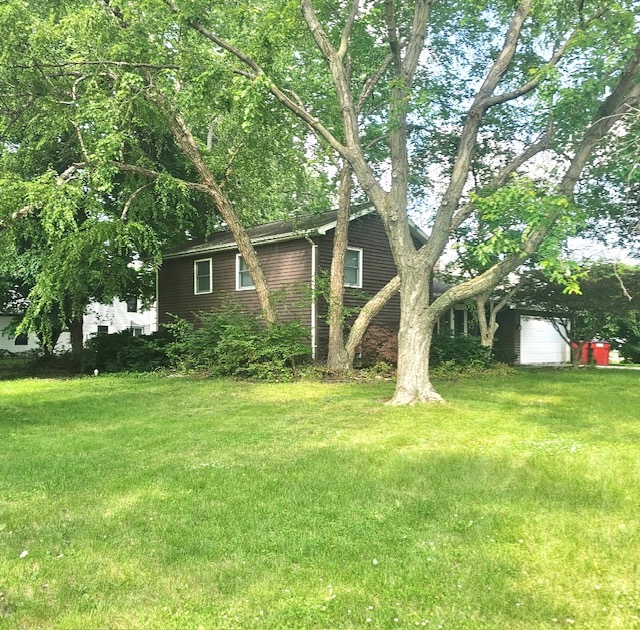 1901 Barberry Circle